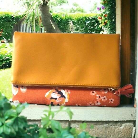 Rachel Pally Zahara Clutch Envelope Folding Floral Orange Blossoms Vegan Leather - Picture 13 of 16
